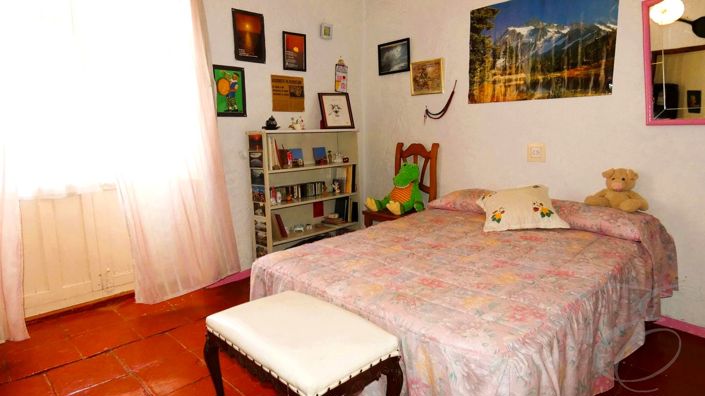 Image No.9-5 Bed Property for sale