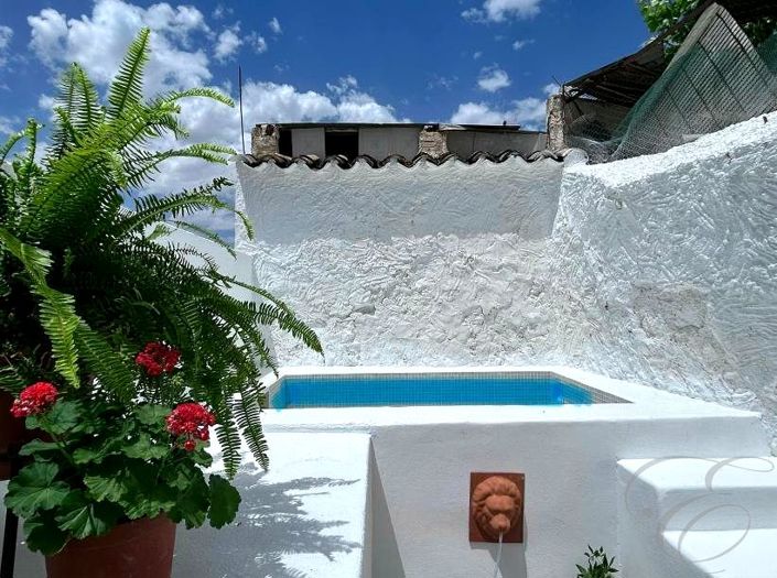 Image No.19-5 Bed Property for sale