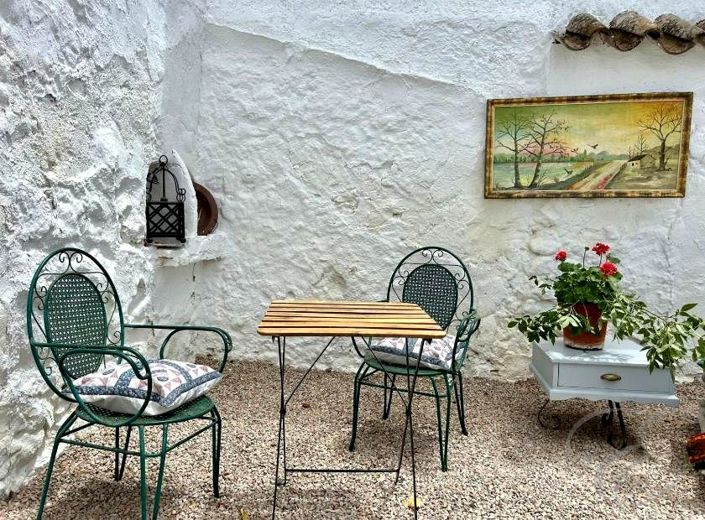 Image No.20-5 Bed Property for sale