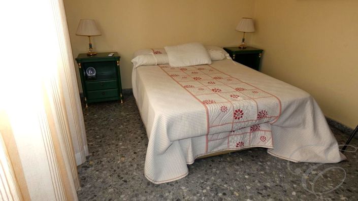 Image No.11-6 Bed Property for sale