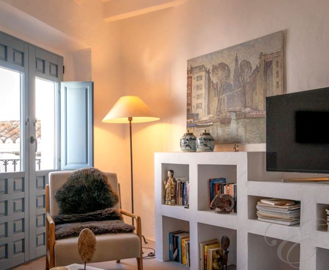 Image No.3-3 Bed Property for sale