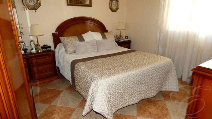 Image No.6-3 Bed Property for sale