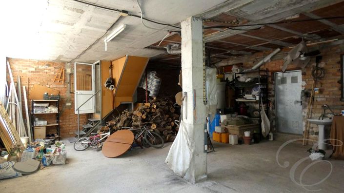 Image No.10-3 Bed Property for sale