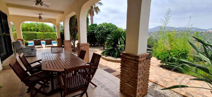 Image No.17-4 Bed Property for sale