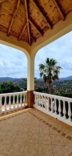 Image No.23-4 Bed Property for sale