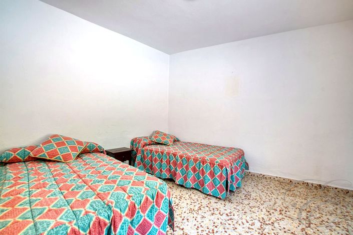 Image No.5-2 Bed Property for sale