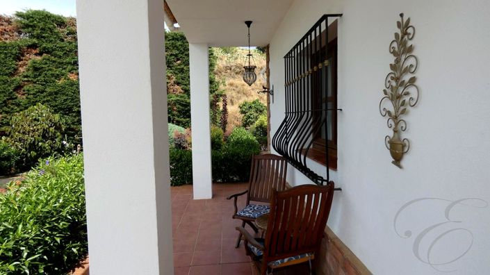 Image No.17-3 Bed Property for sale