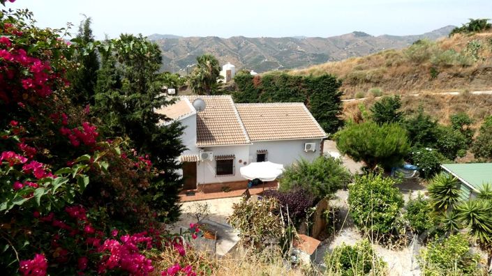 Image No.23-3 Bed Property for sale