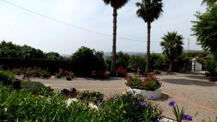 Image No.4-3 Bed Property for sale