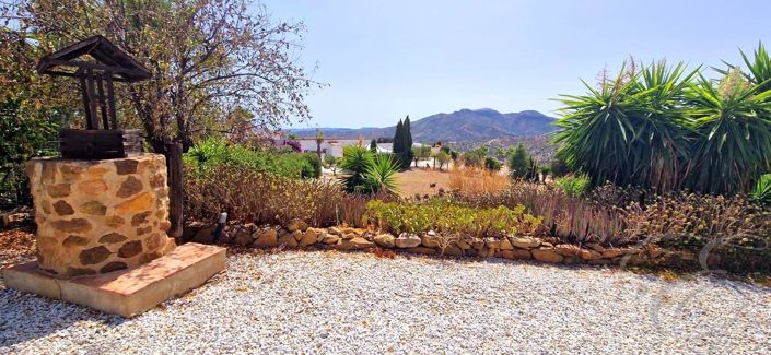 Image No.12-7 Bed Property for sale