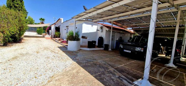 Image No.18-7 Bed Property for sale