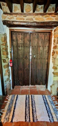 Image No.20-7 Bed Property for sale