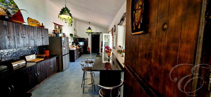 Image No.5-7 Bed Property for sale