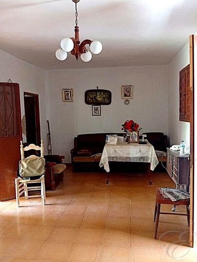 Image No.3-3 Bed Property for sale