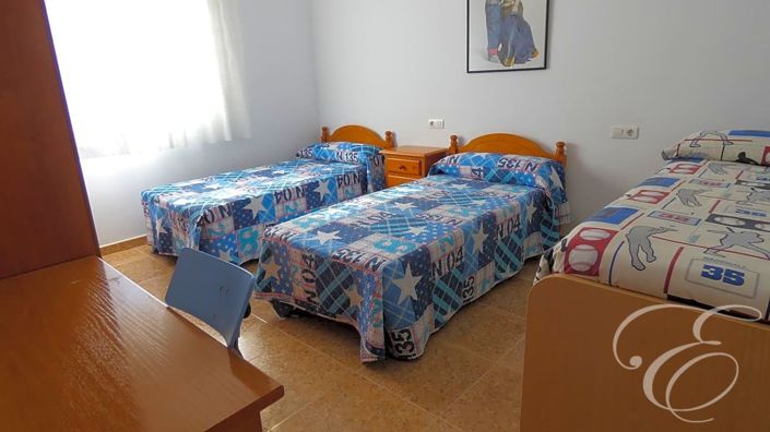 Image No.13-7 Bed Property for sale