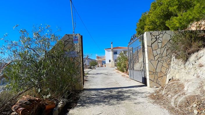 Image No.17-7 Bed Property for sale