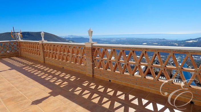 Image No.19-7 Bed Property for sale