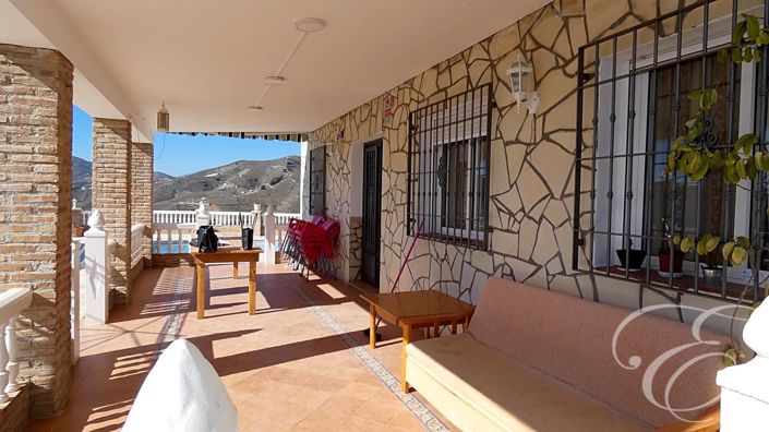 Image No.2-7 Bed Property for sale