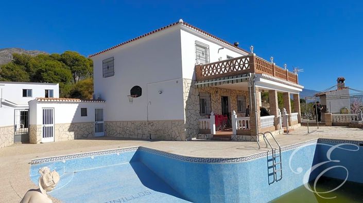 Image No.28-7 Bed Property for sale