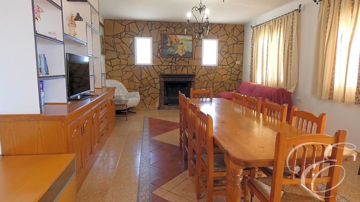 Image No.4-7 Bed Property for sale