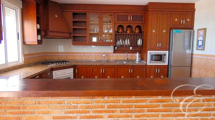 Image No.5-7 Bed Property for sale