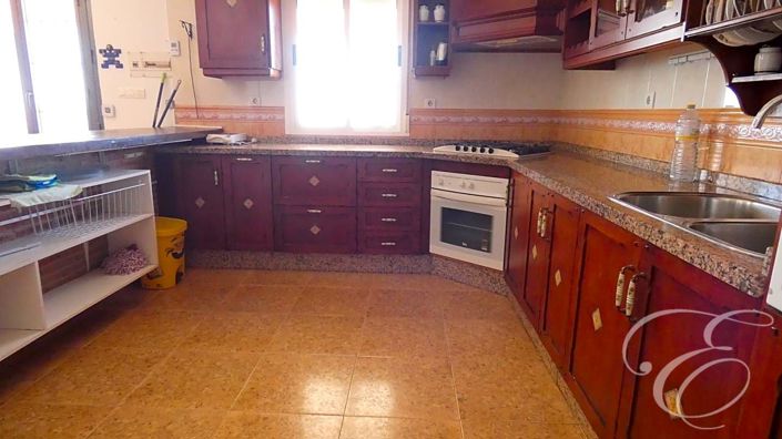 Image No.6-7 Bed Property for sale