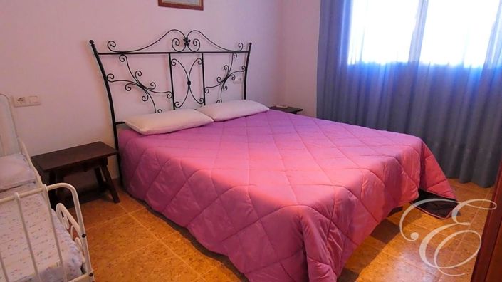 Image No.8-7 Bed Property for sale