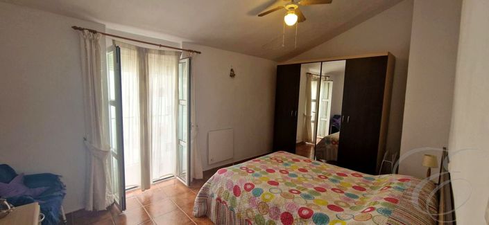 Image No.14-3 Bed Property for sale