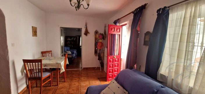 Image No.17-3 Bed Property for sale