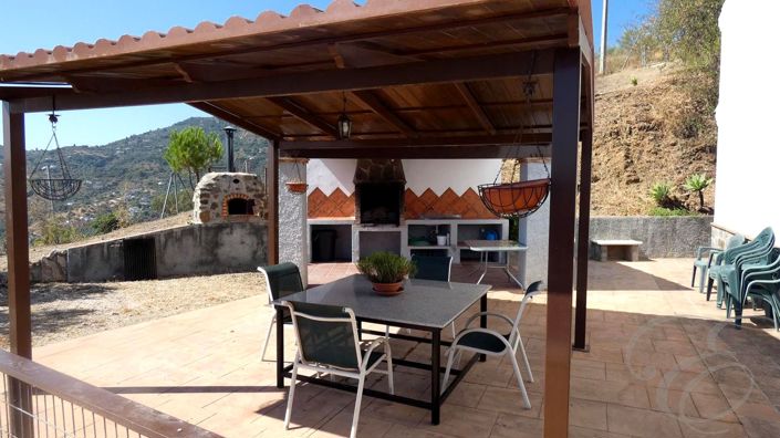 Image No.5-6 Bed Property for sale