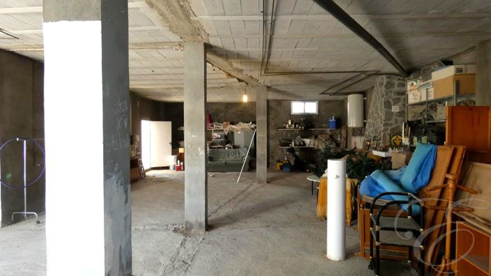 Image No.22-5 Bed Property for sale