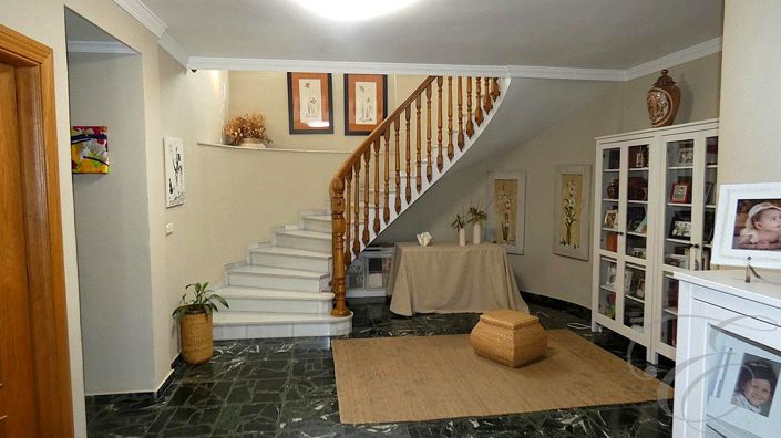 Image No.5-5 Bed Property for sale