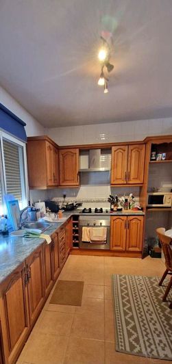 Image No.10-6 Bed Property for sale