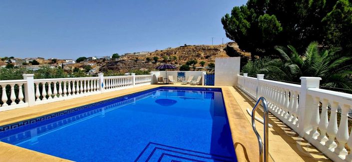 Image No.32-6 Bed Property for sale