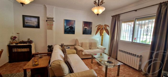 Image No.9-6 Bed Property for sale