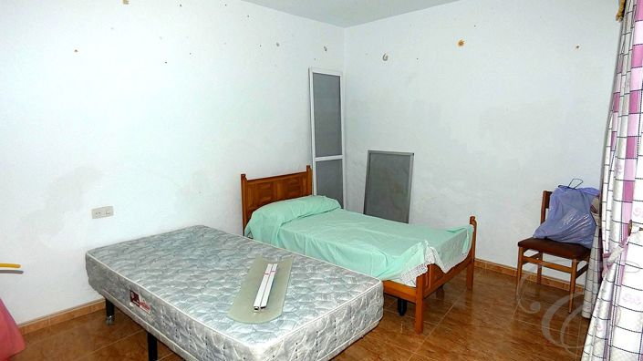 Image No.7-6 Bed Property for sale