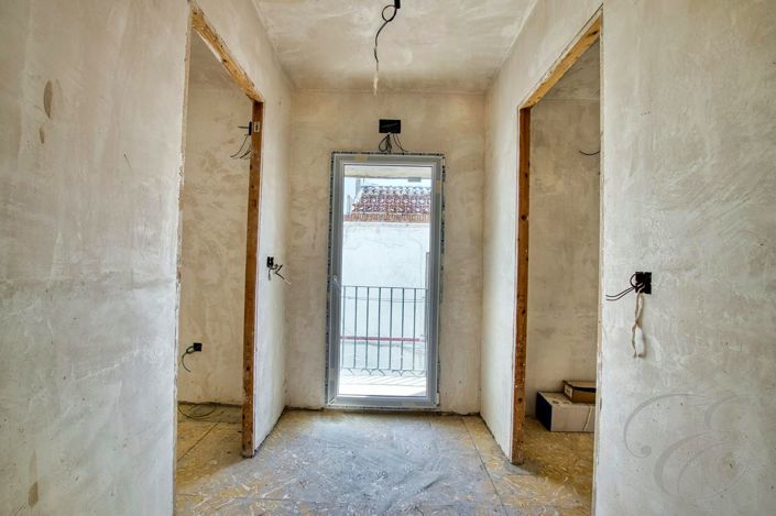 Image No.12-4 Bed Property for sale