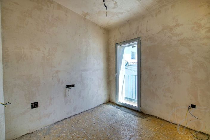 Image No.13-4 Bed Property for sale