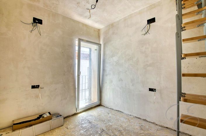 Image No.14-4 Bed Property for sale