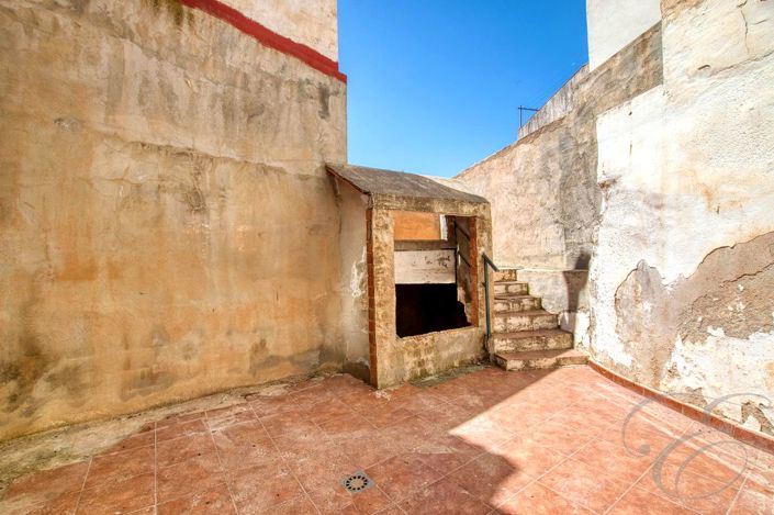 Image No.2-4 Bed Property for sale