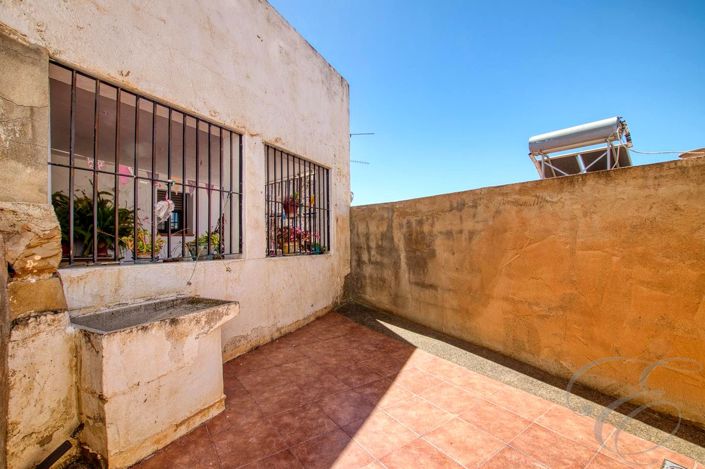 Image No.8-4 Bed Property for sale