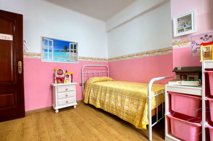 Image No.22-5 Bed Property for sale