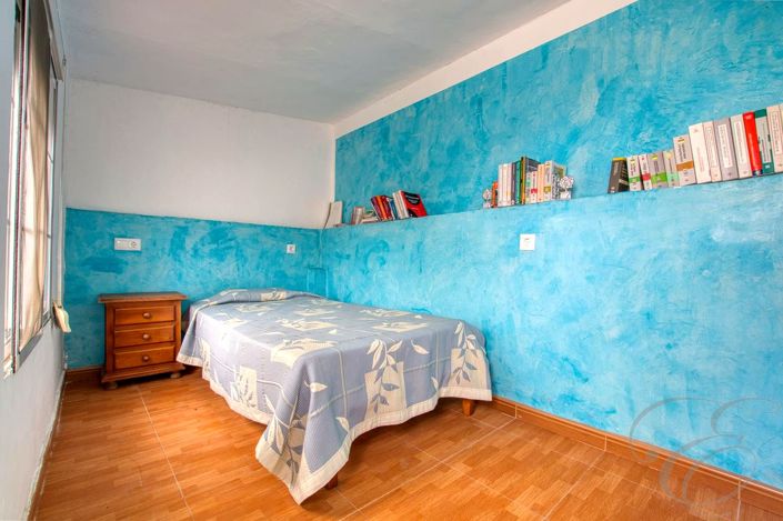 Image No.26-5 Bed Property for sale