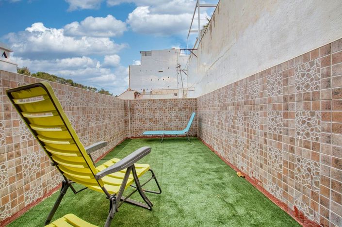 Image No.27-5 Bed Property for sale