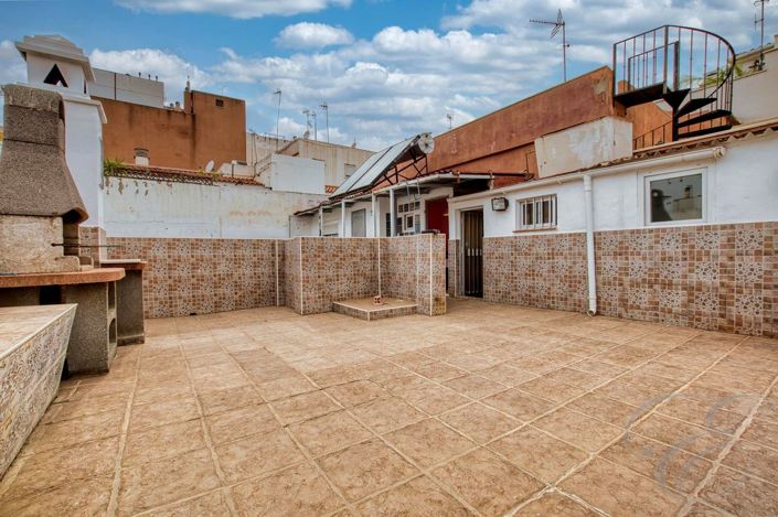 Image No.29-5 Bed Property for sale