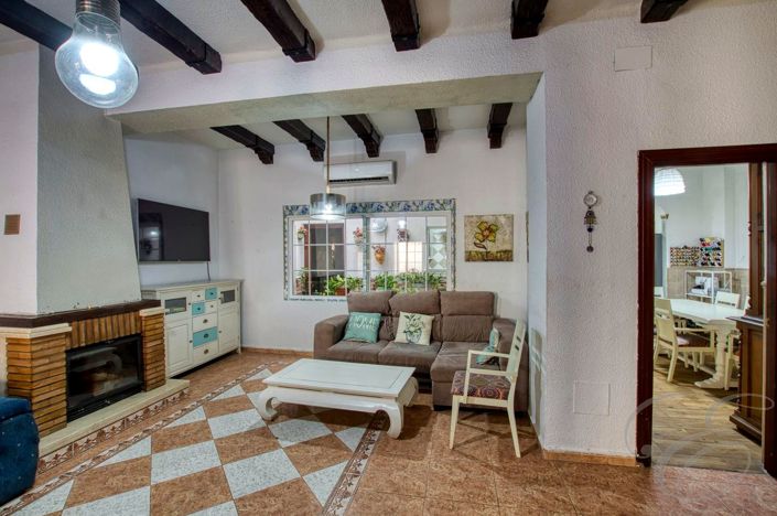 Image No.3-5 Bed Property for sale