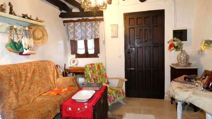 Image No.2-2 Bed Property for sale