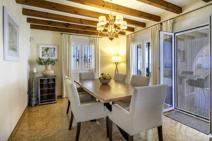 Image No.12-4 Bed Property for sale