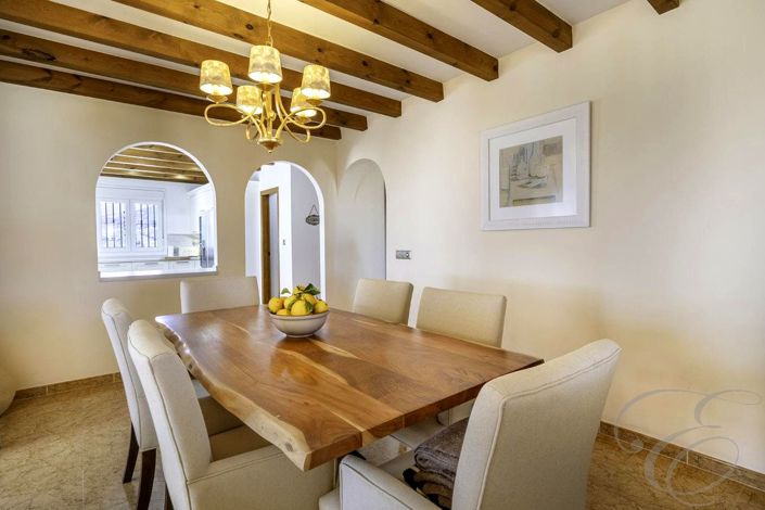 Image No.13-4 Bed Property for sale