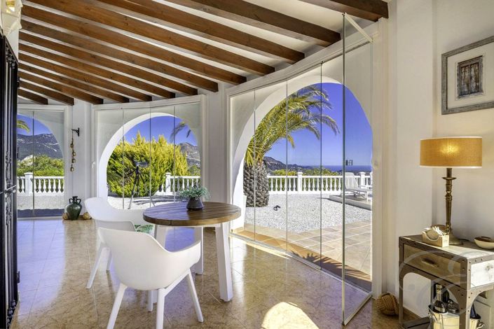 Image No.15-4 Bed Property for sale